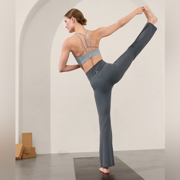 Athleta Charcoal Gray High Rise Salutation Stash Flare Pants Leggings 1X - Picture 1 of 7